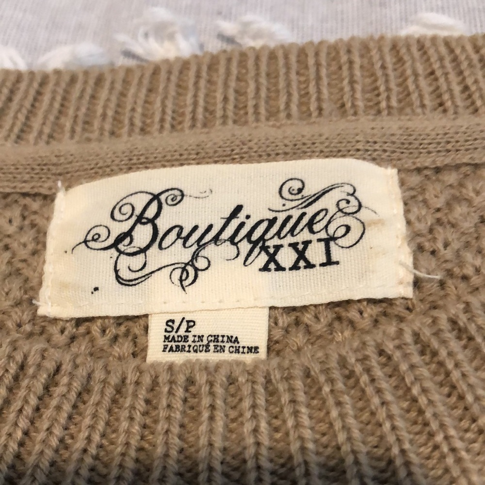 Gorgeous short sleeve sweater. Sz S. EUC - Picture 3 of 5